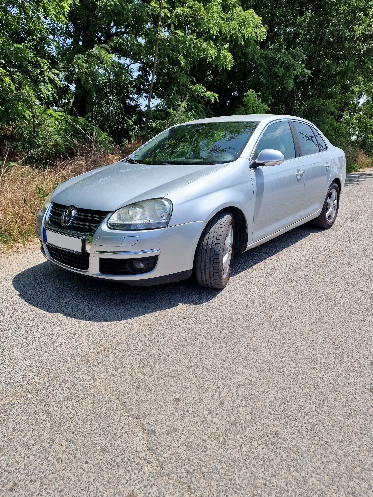 02. Volkswagen Jetta 1.6